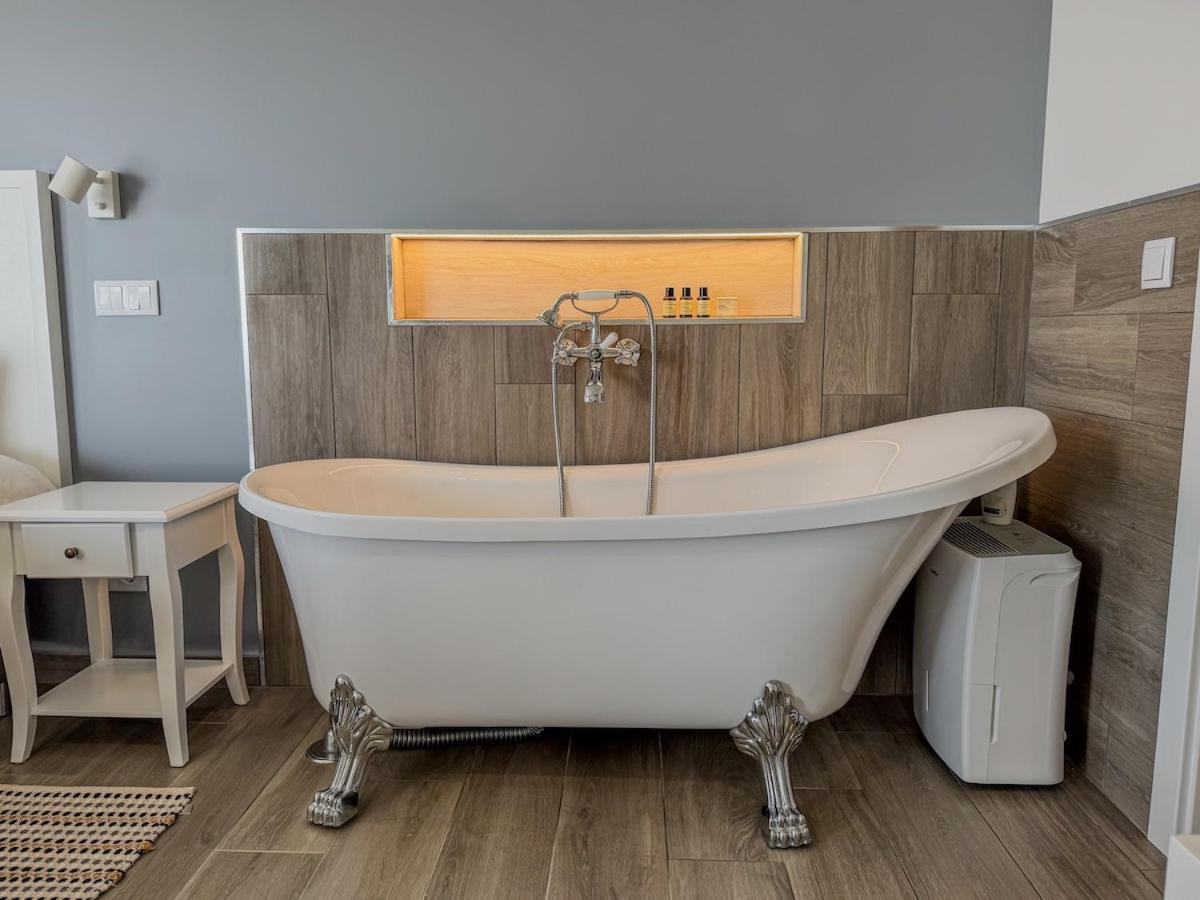 Nova En-suite Luxury, Private Pool, Sea View