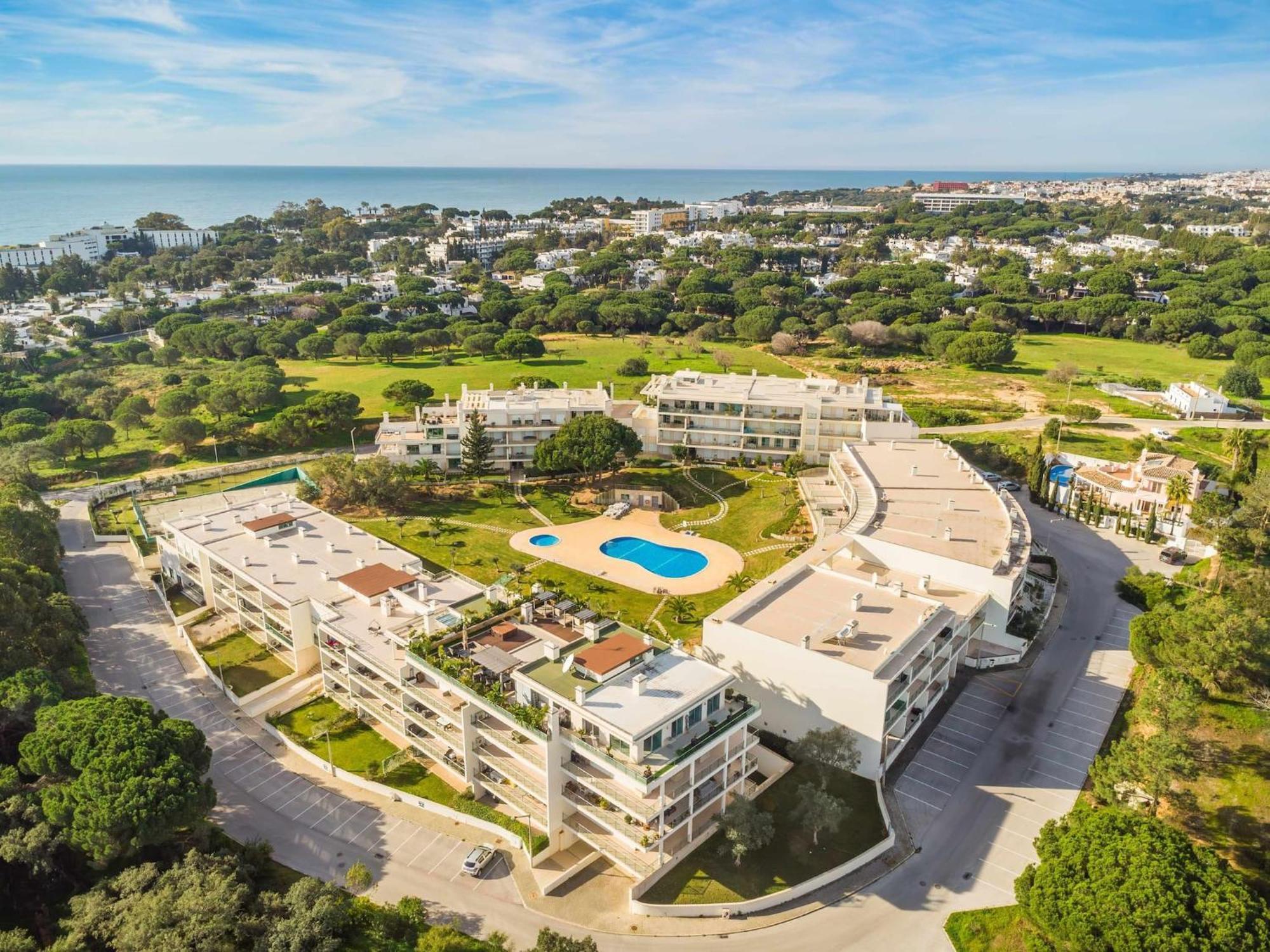 Balaia Residense Penthouse 2 Bedroom With Pool *
