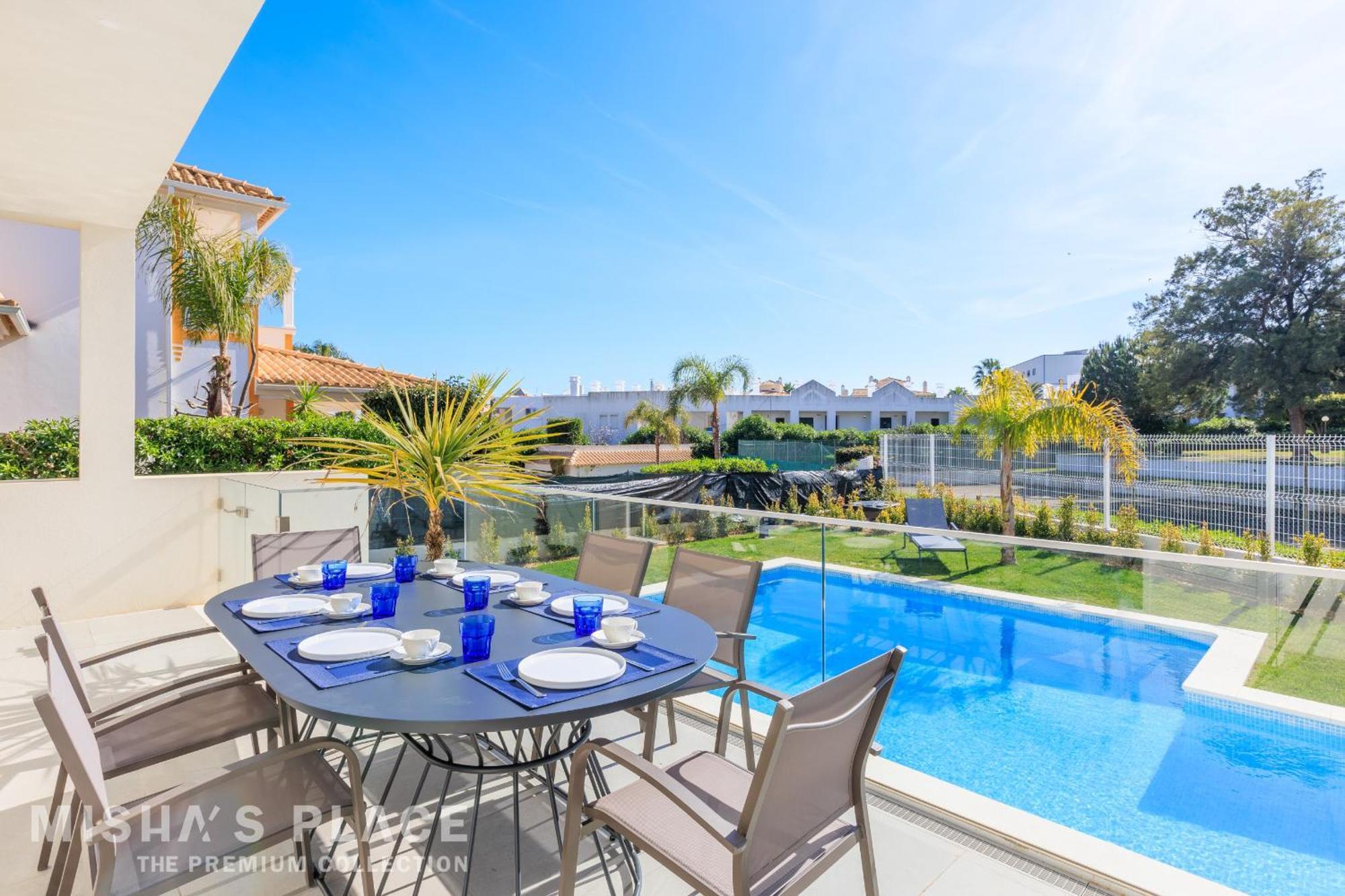 Villa Alba - Premium By Misha's Place