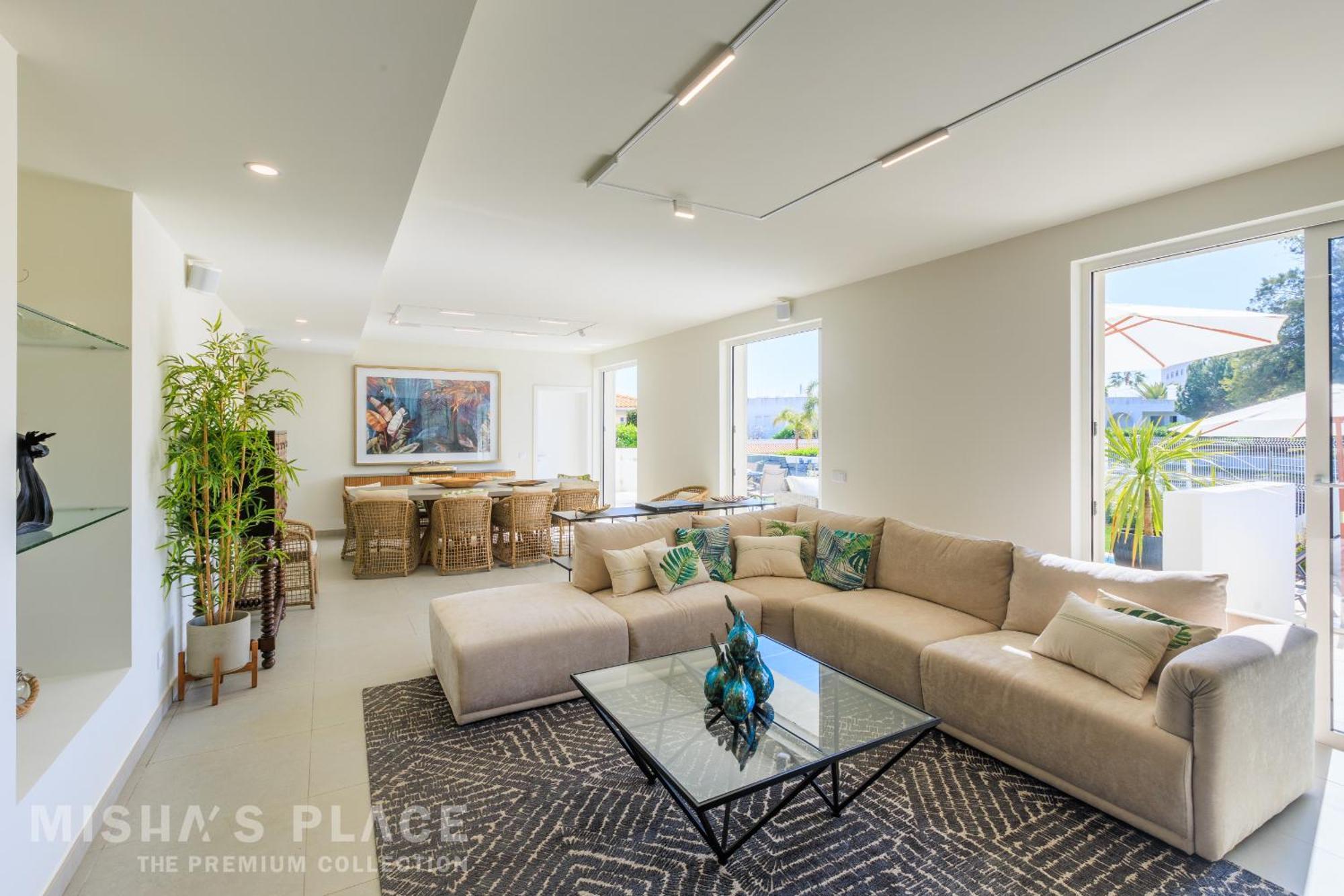 Villa Alba - Premium By Misha's Place
