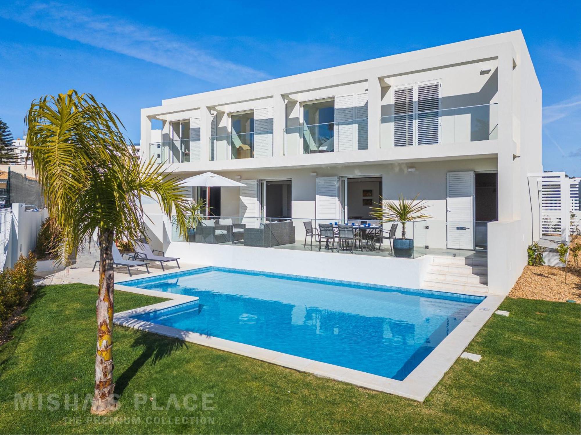 Villa Alba - Premium By Misha's Place