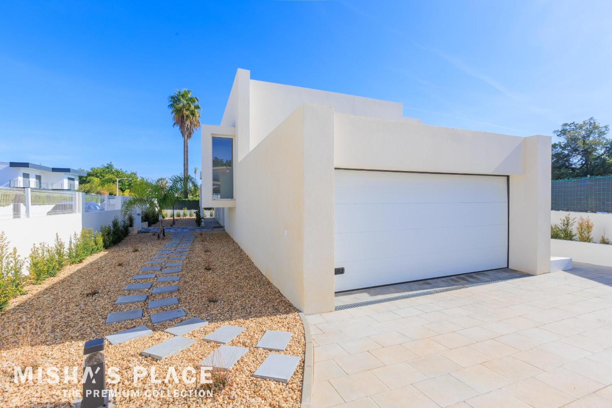 Villa Alba - Premium By Misha's Place *