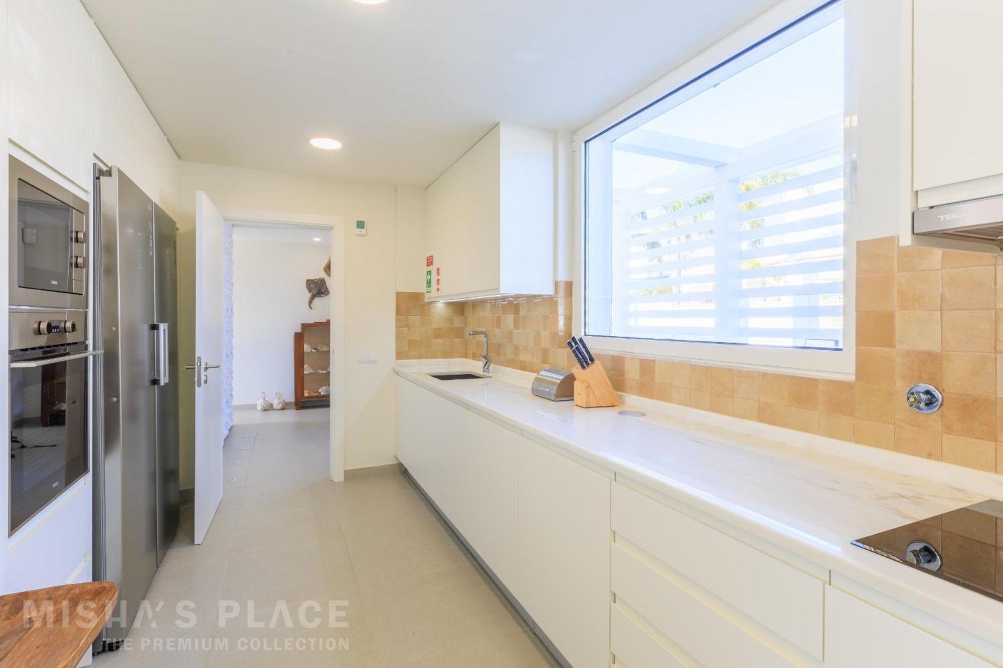 Villa Alba - Premium By Misha's Place