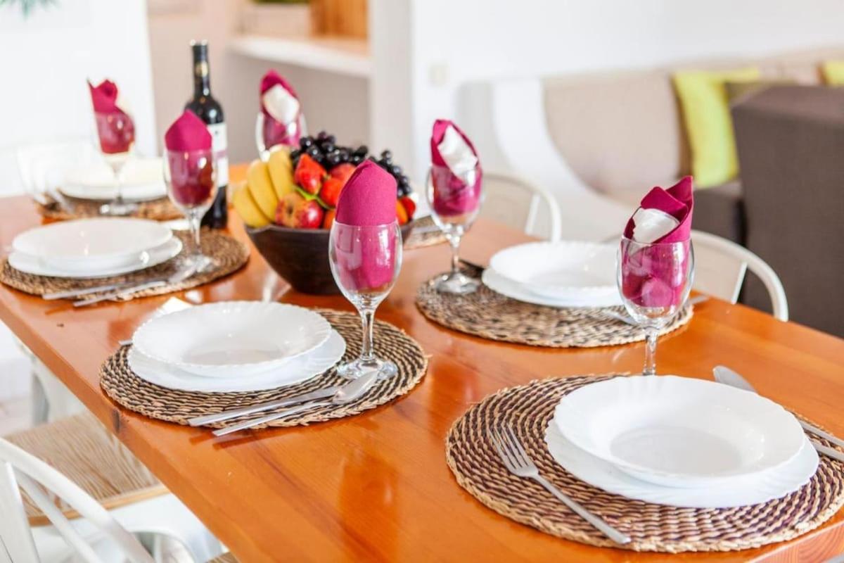 Villa Lori, Pool, 5 Min Drive To In *