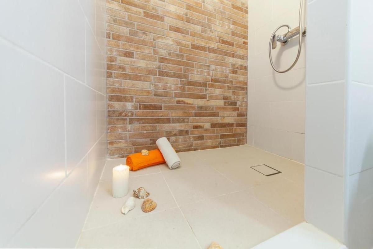 Villa Lori, Pool, 5 Min Drive To In Albufeira