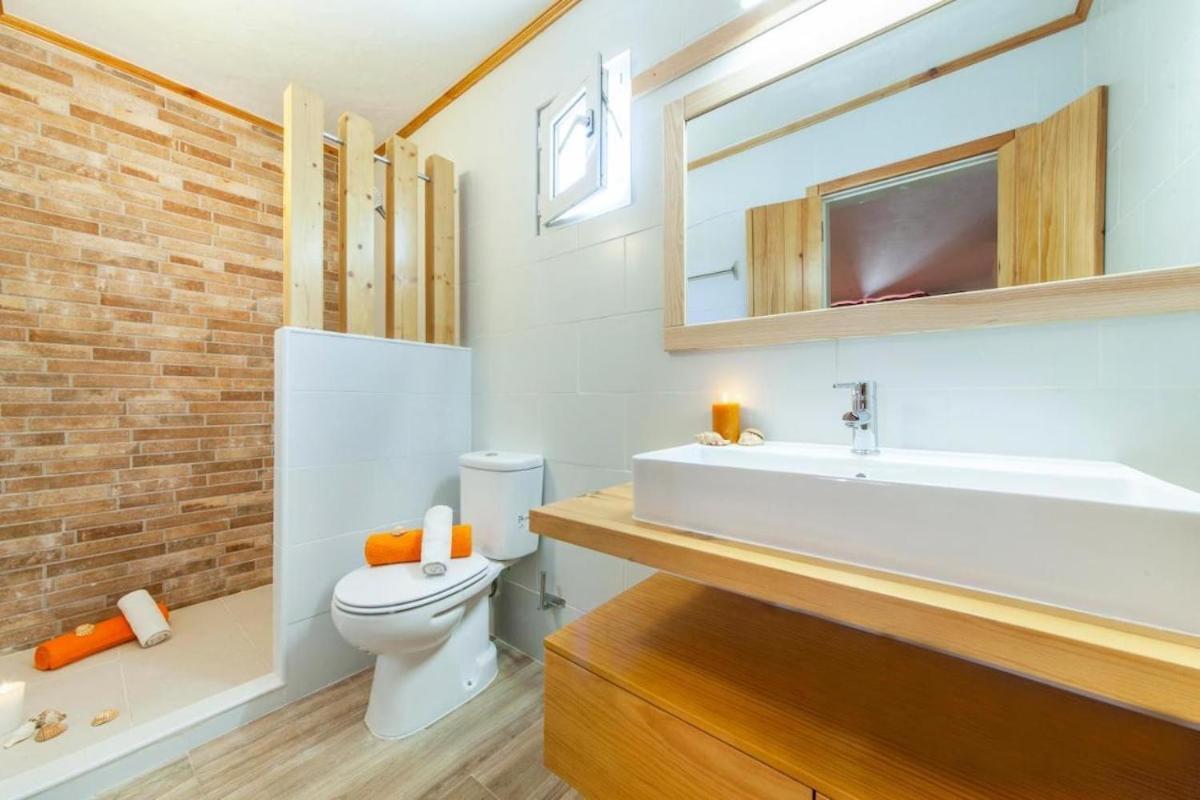 Villa Lori, Pool, 5 Min Drive To In Albufeira