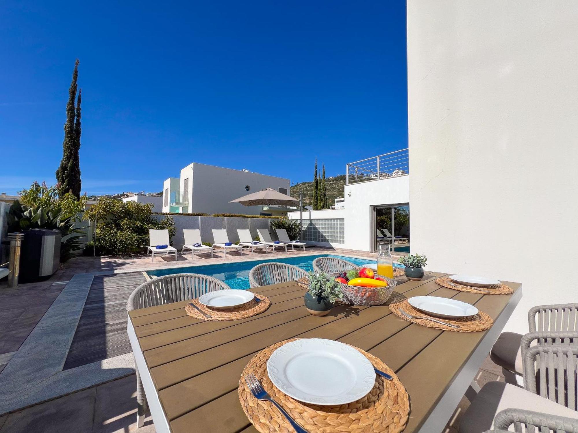 Villa Luxury Villa, Private Heated Pool, Jacuzzi, Hammam Albufeira