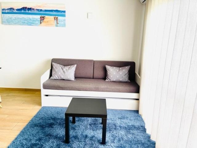 Cosy 1 Bedroom In A Center Apartment *