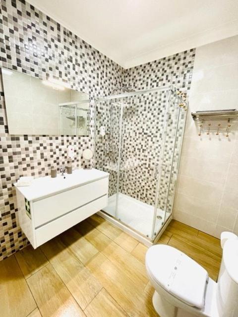 Cosy 1 Bedroom In A Center Apartment *