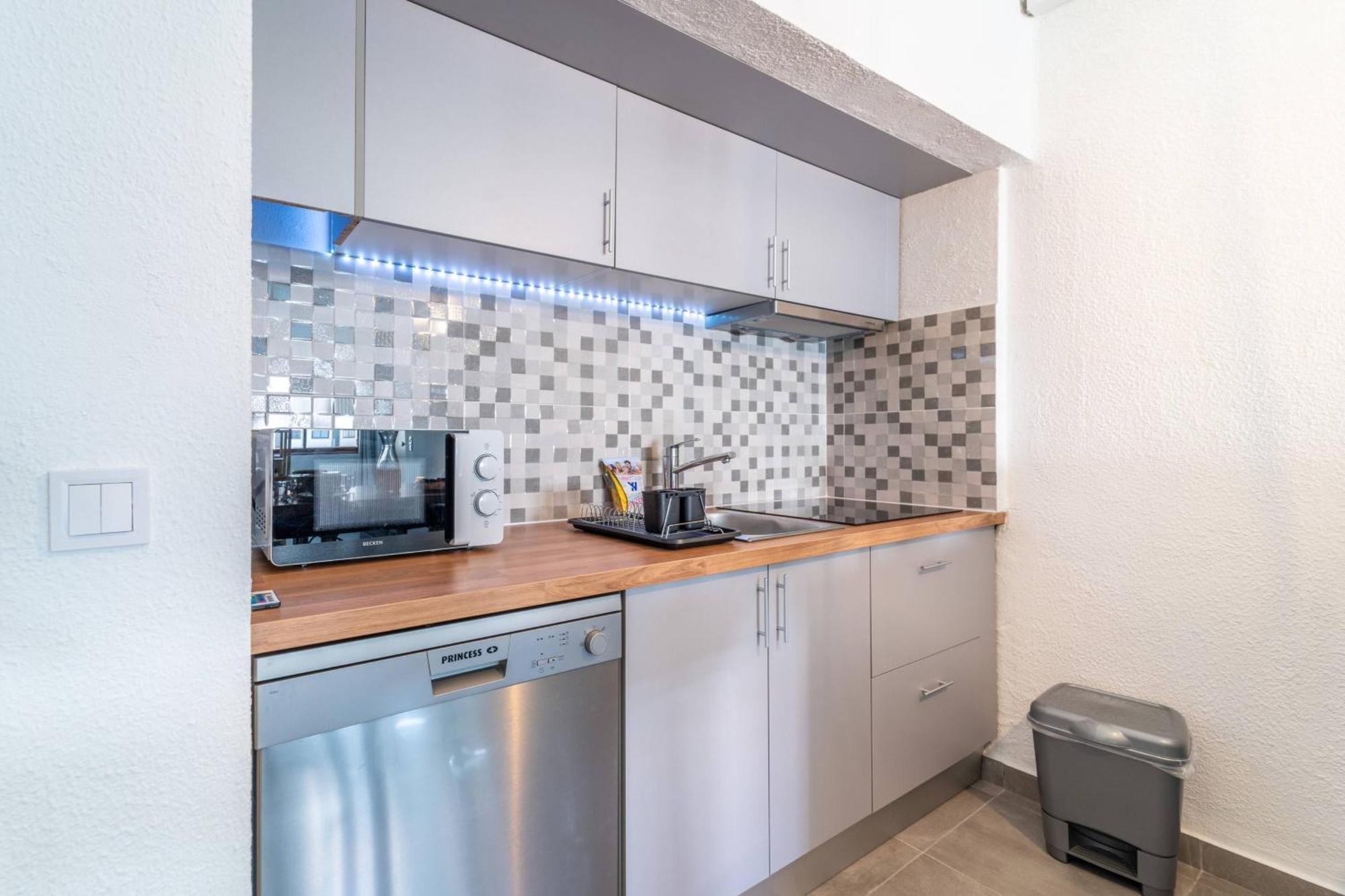 Apartment Magna - Apt- 206 By Hellovacations