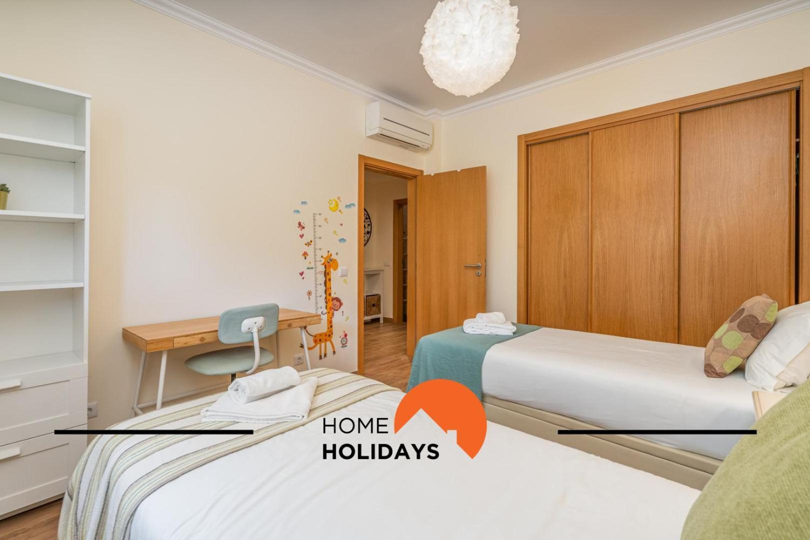 #010 Marina By Holidays Apartment *