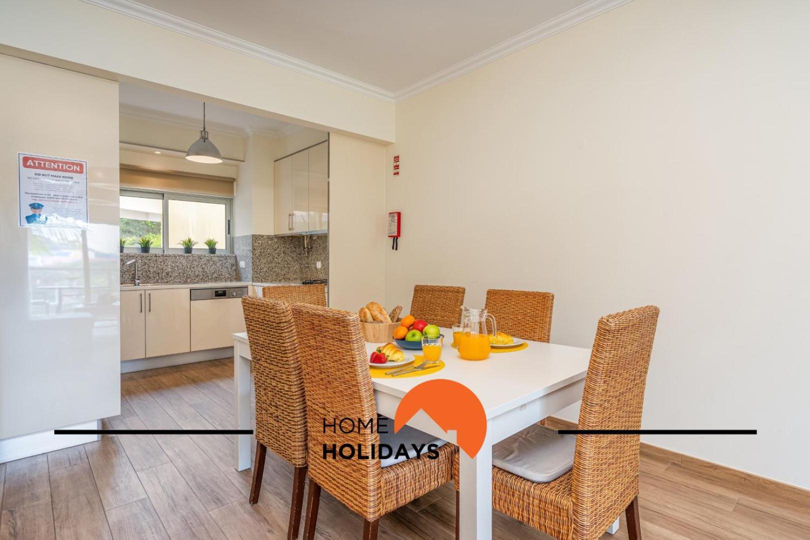 #010 Marina By Holidays Apartment *