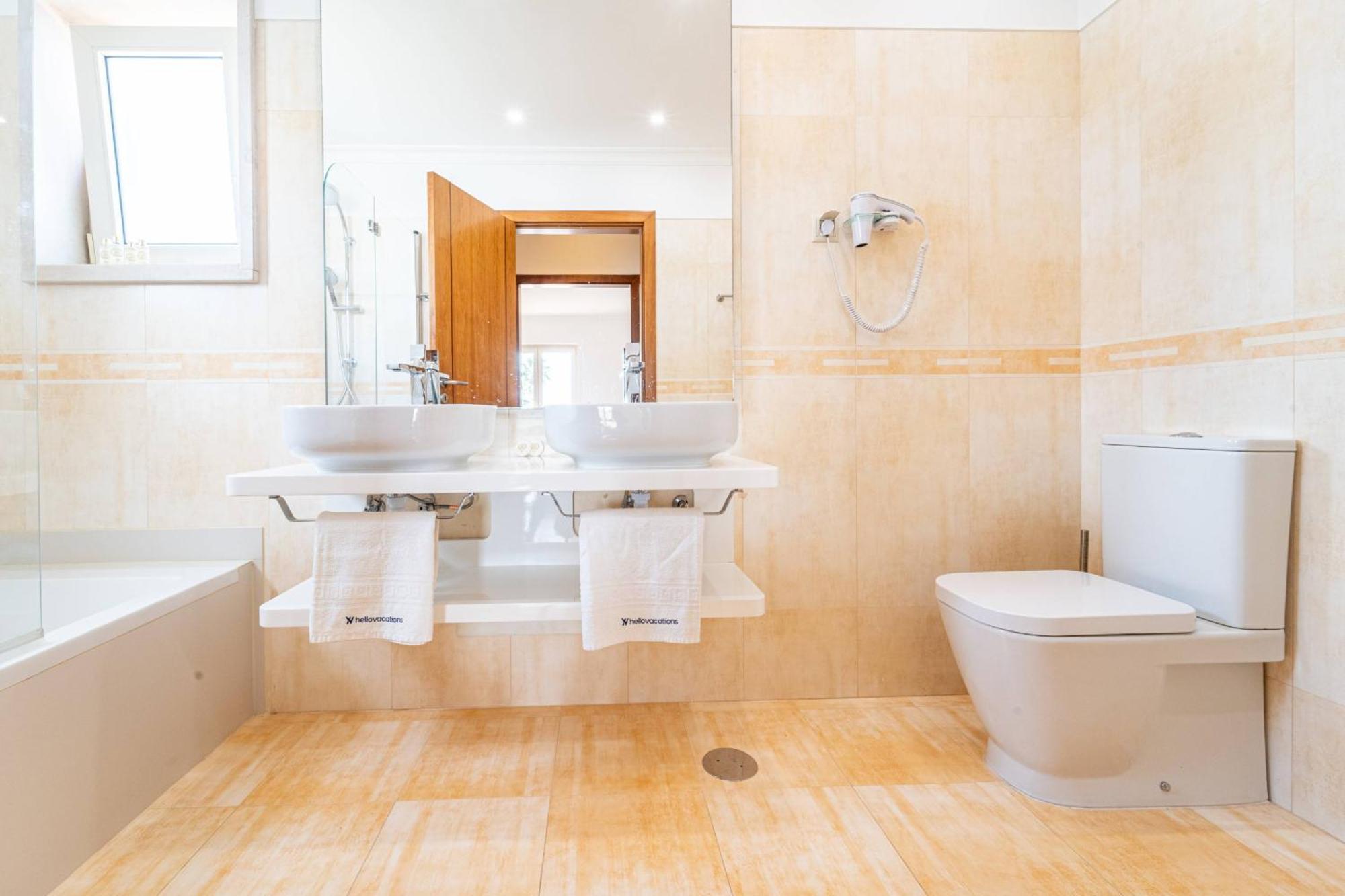 Ribeiro By Hellovacations Villa *