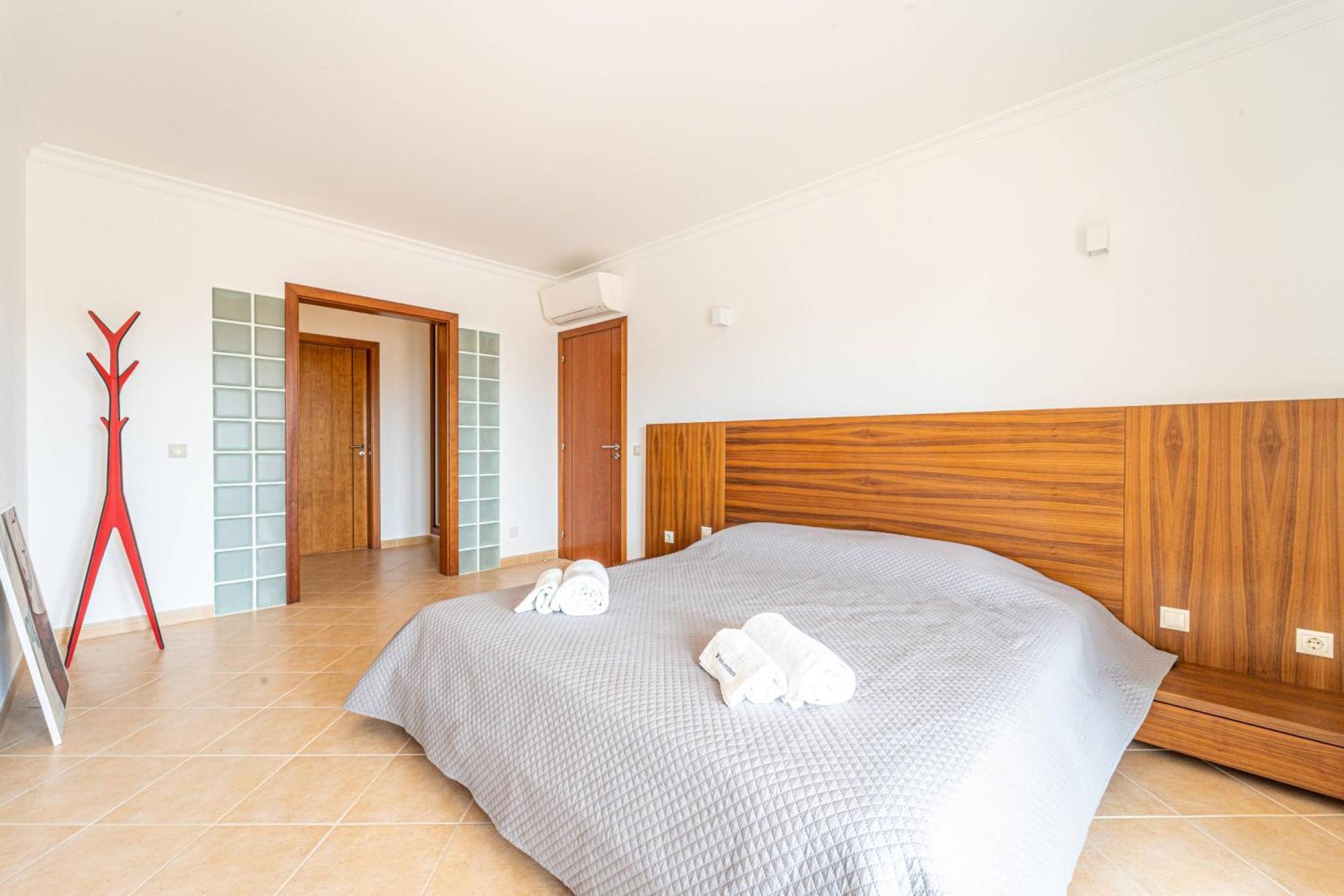Ribeiro By Hellovacations Villa *