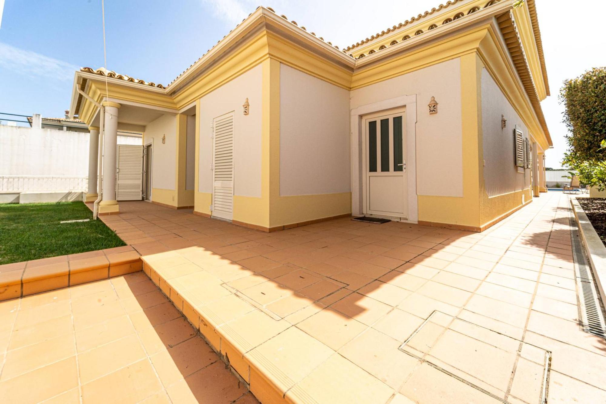Ribeiro By Hellovacations Villa