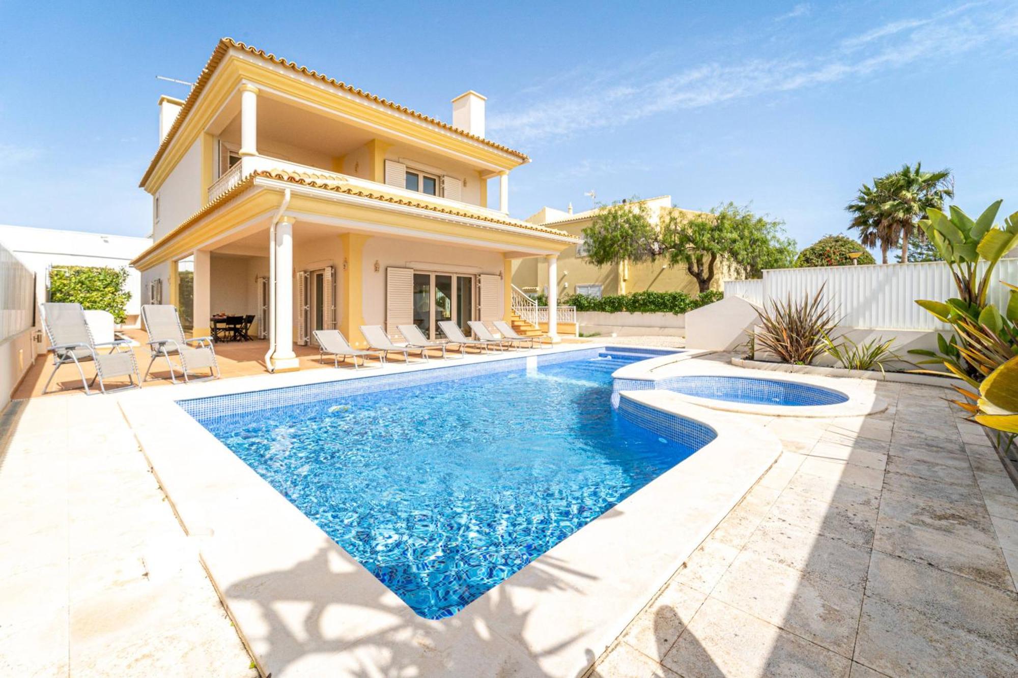 Ribeiro By Hellovacations Villa *