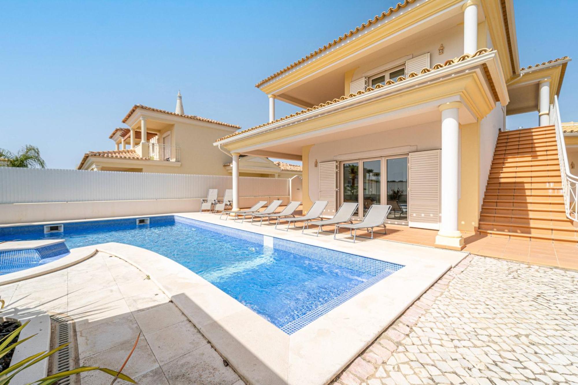 Ribeiro By Hellovacations Villa