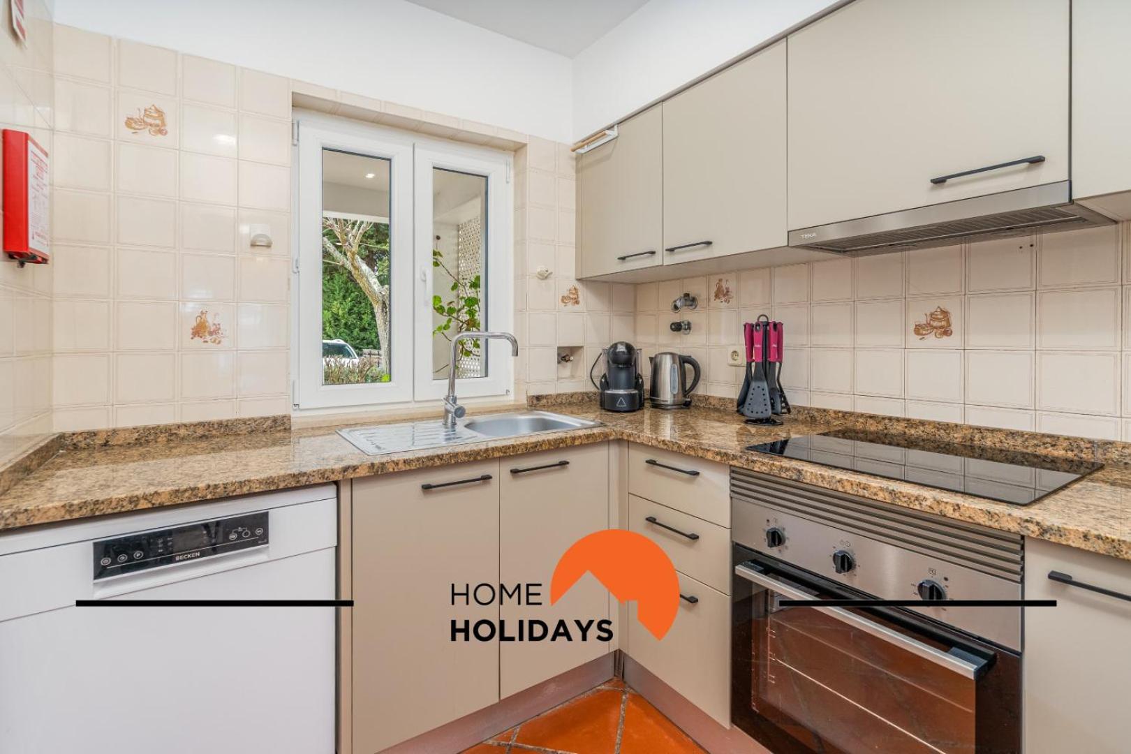 #250 264 By Holidays Apartment