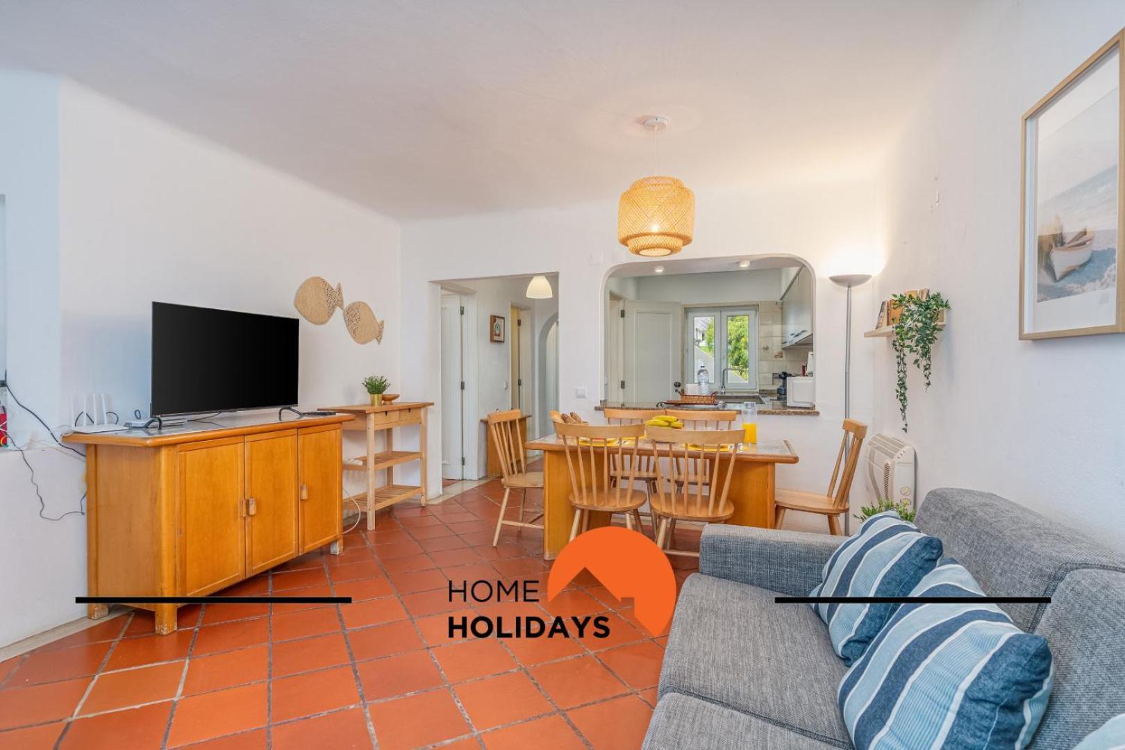 #250 264 By Holidays Apartment