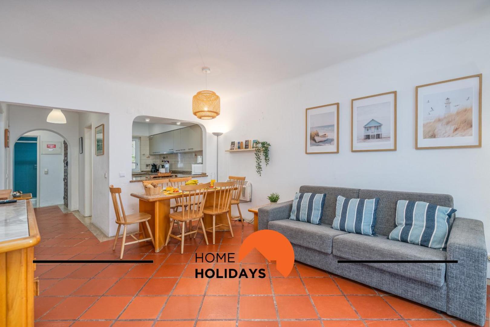 #250 264 By Holidays Apartment *