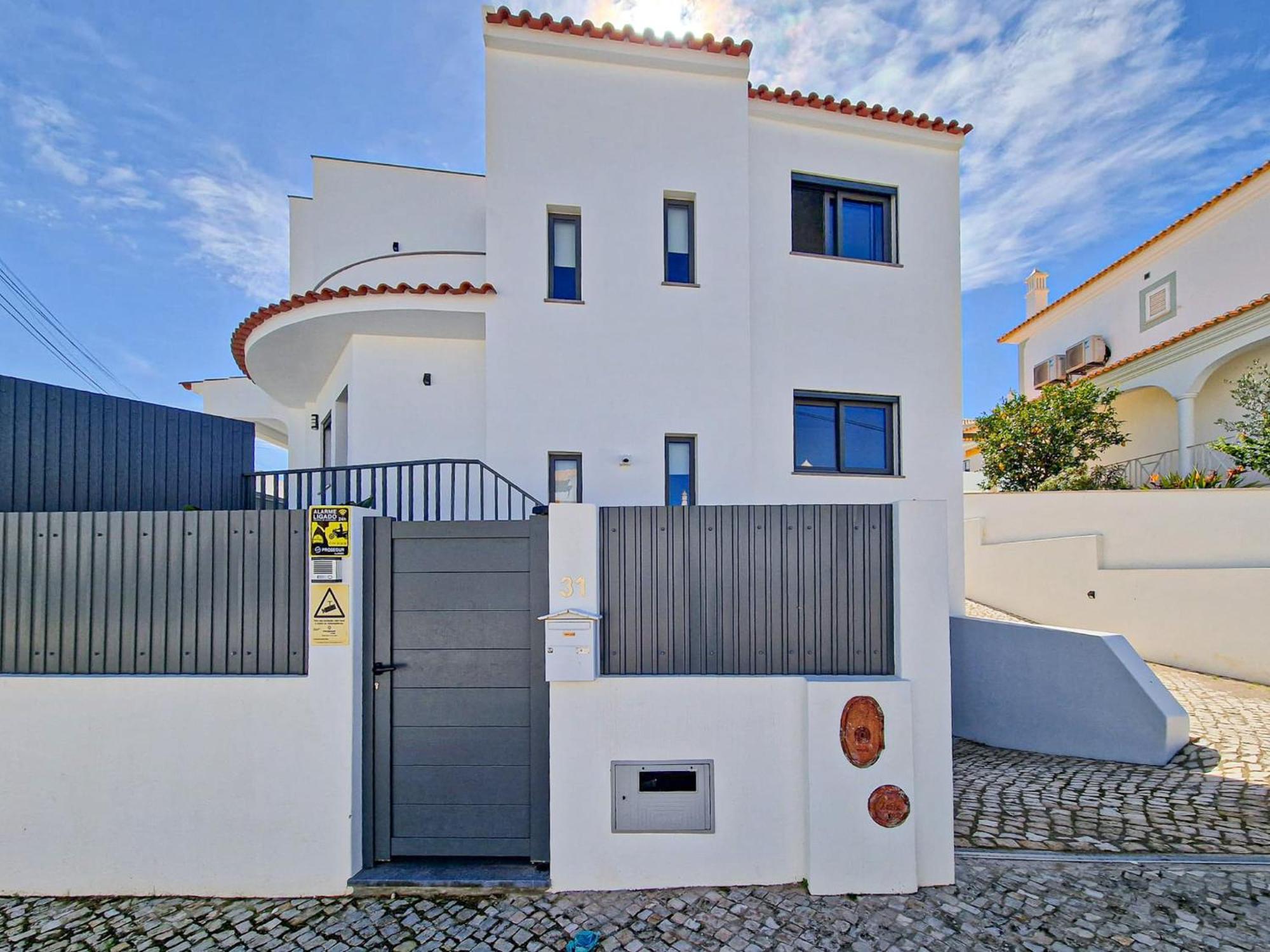Soares - Centro - For Families - By Bedzy Albufeira
