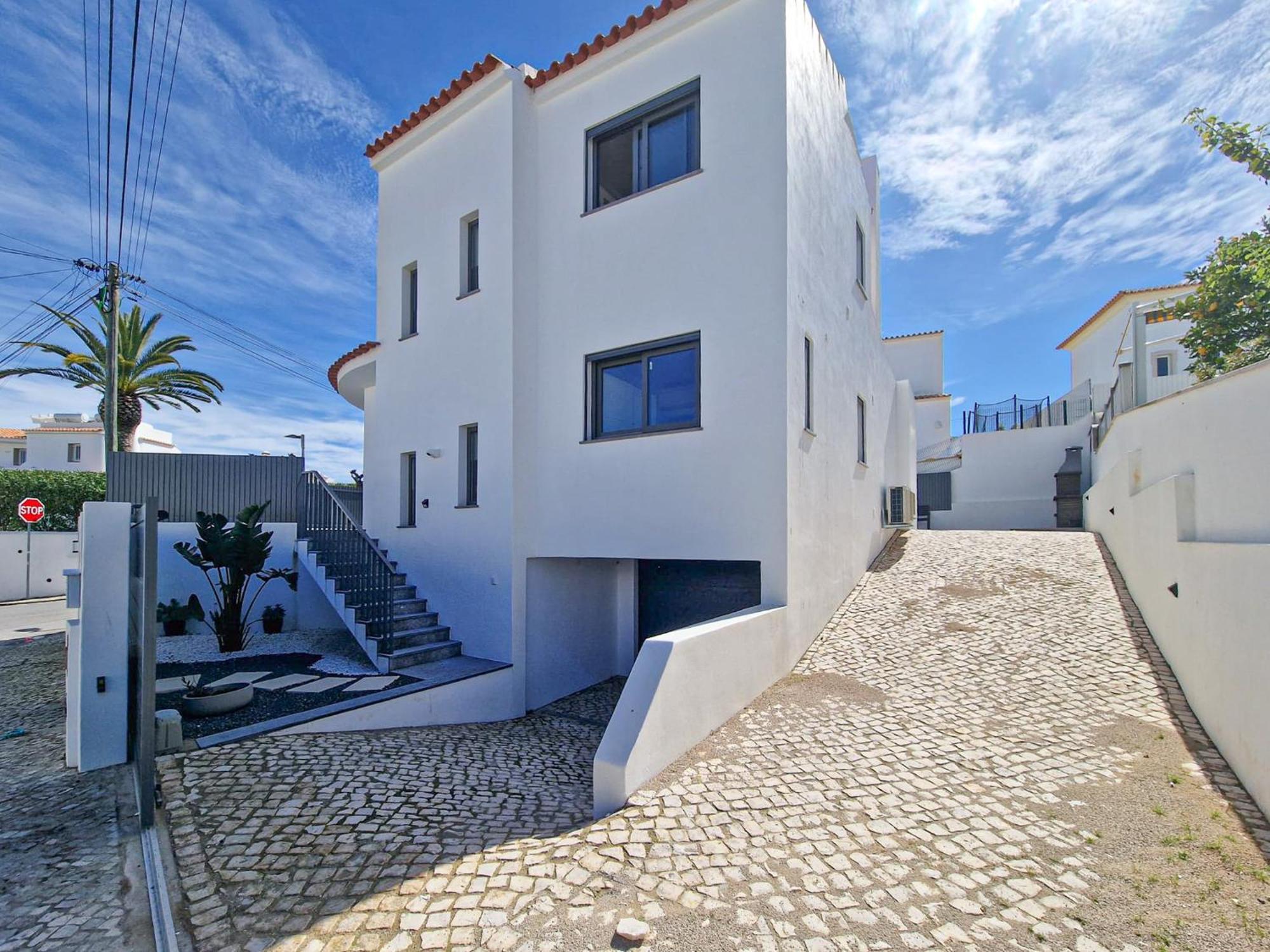 Soares - Centro - For Families - By Bedzy Villa