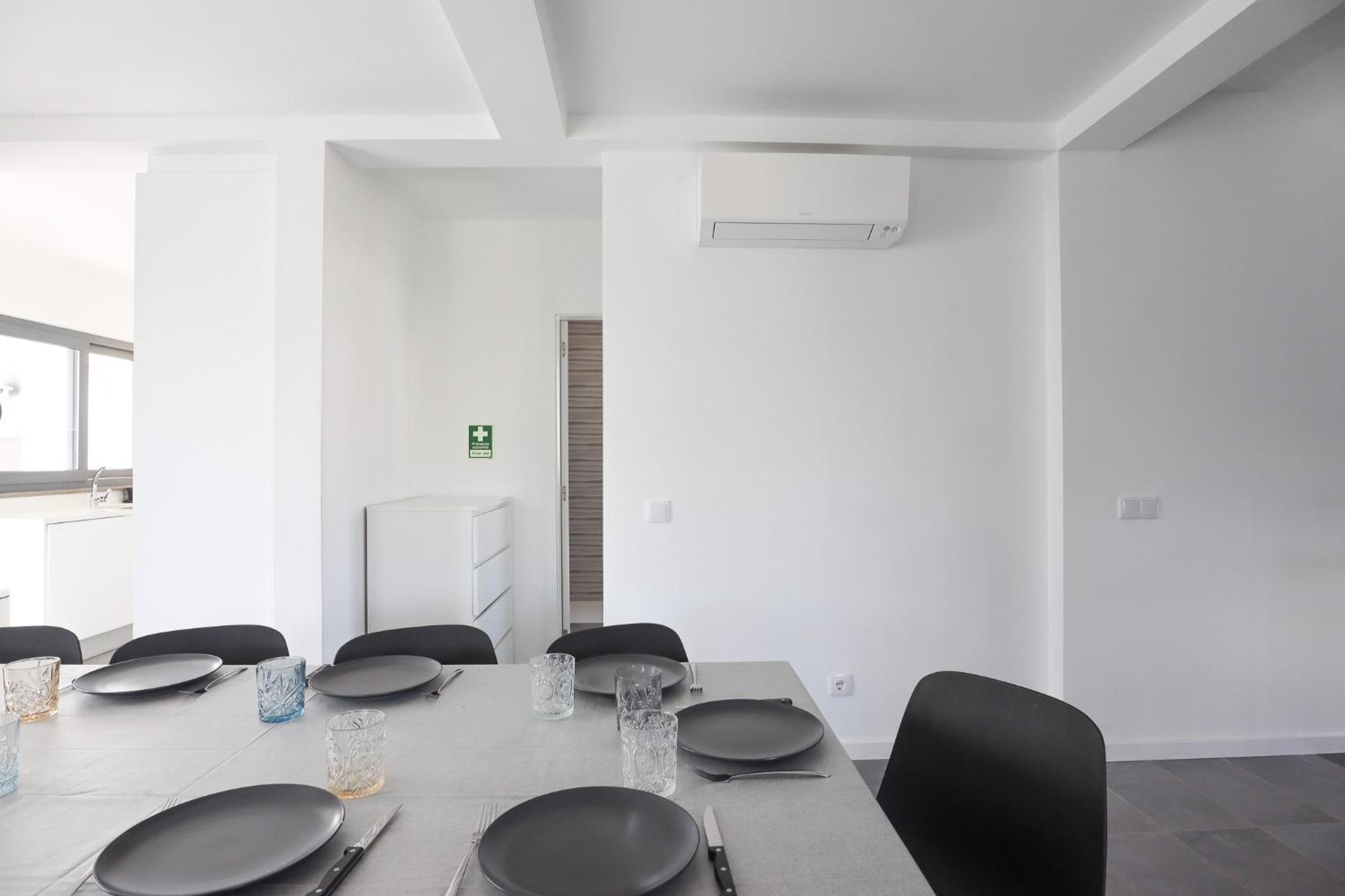 Soares - Centro - For Families - By Bedzy Villa *