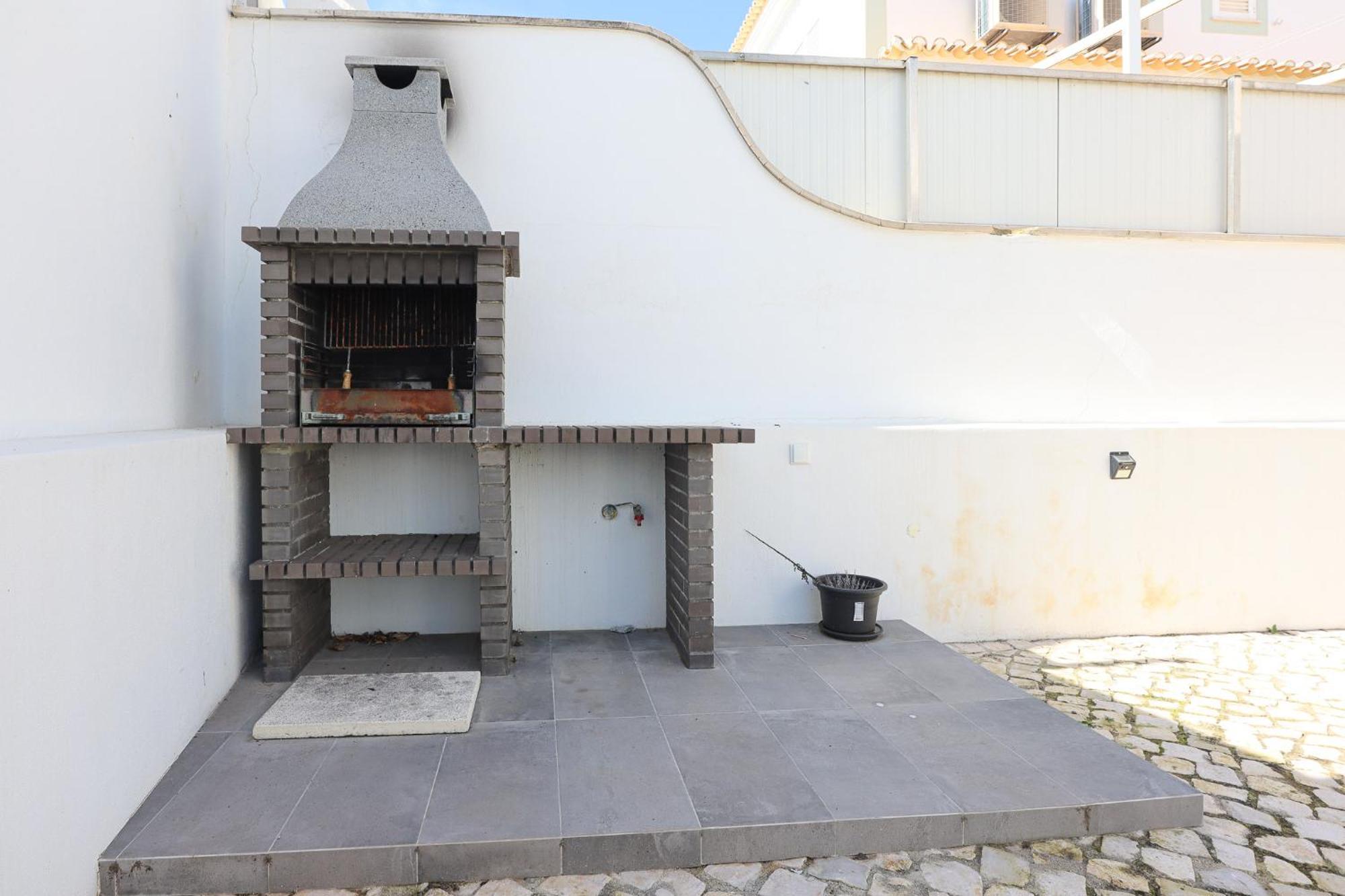 Villa Soares - Centro - For Families - By Bedzy *