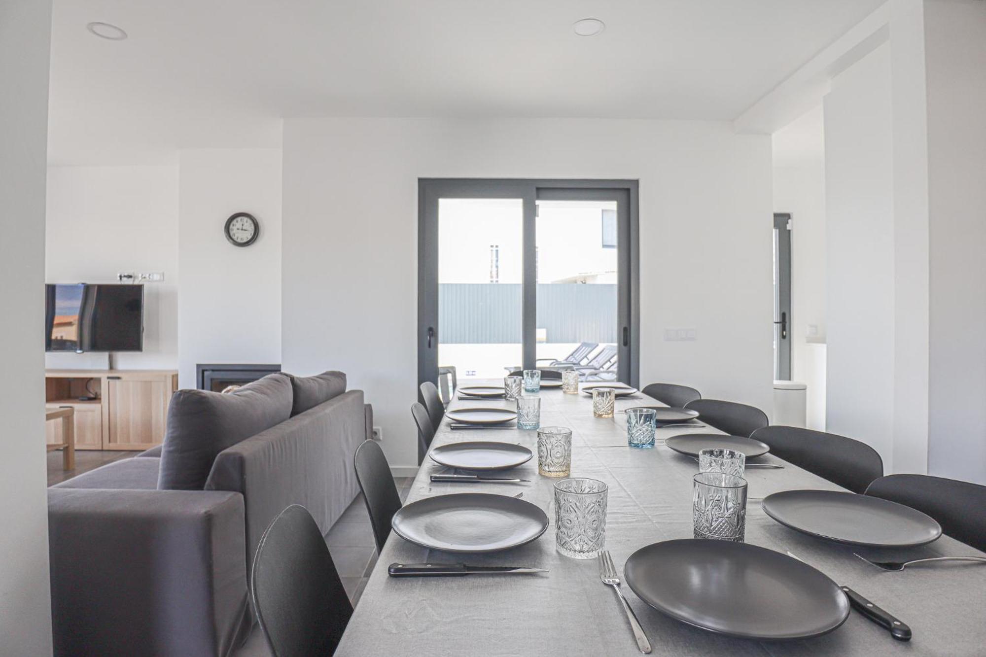 Soares - Centro - For Families - By Bedzy Villa *