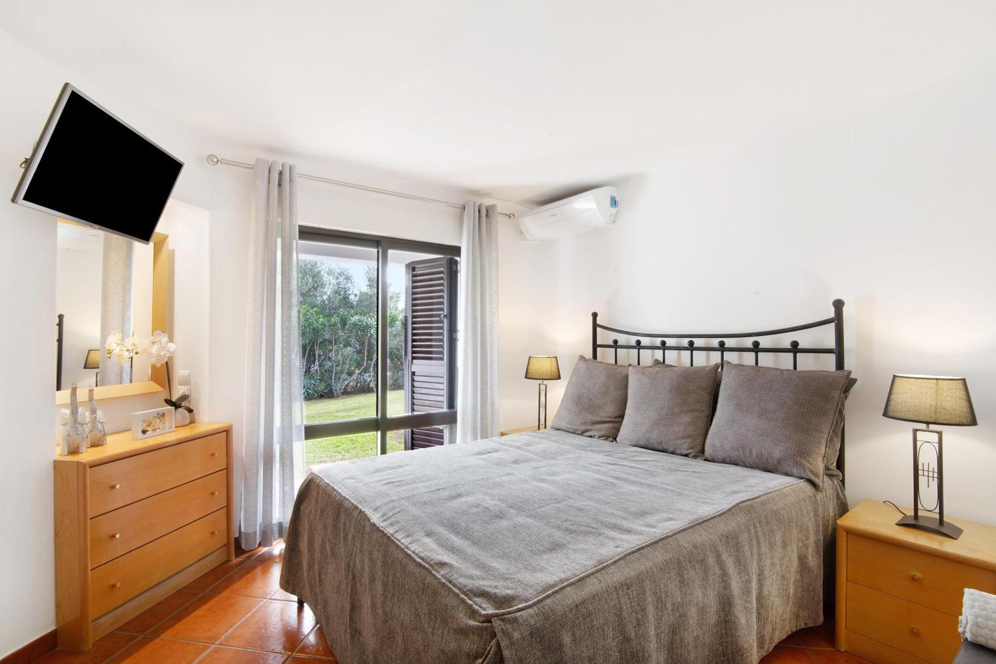 Holiday home Ema Clube Em *