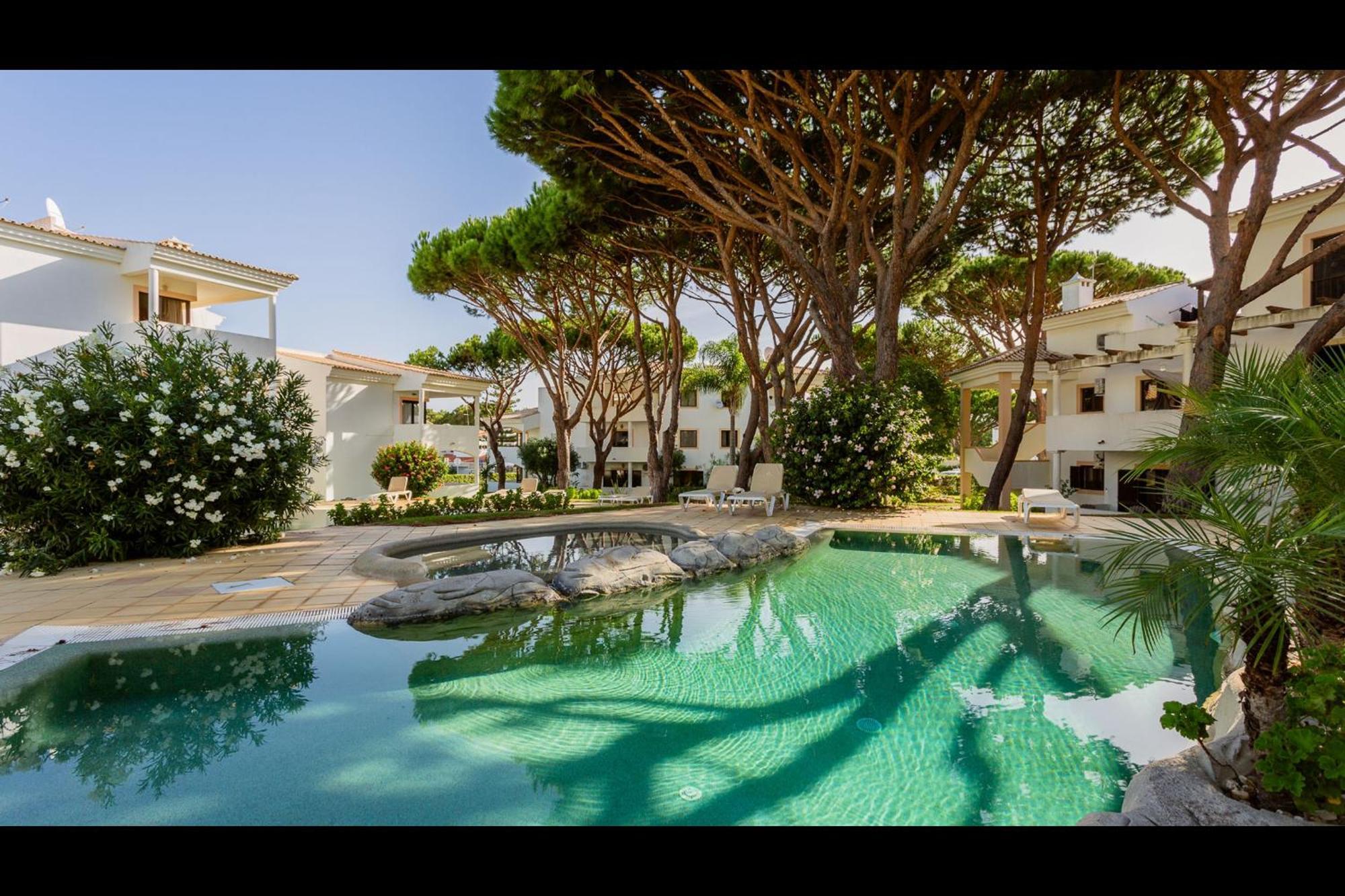 Apartment Falesia Modern Flat W/balcony & Pool By Lovelystay *