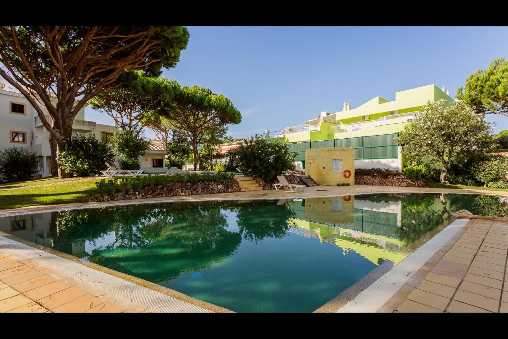 Falesia Modern Flat W/balcony & Pool By Lovelystay Apartment Albufeira