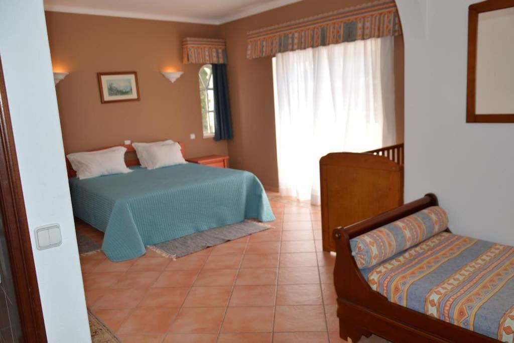 7 Bedroom Private Tenazinha Ii, With Pool Albufeira