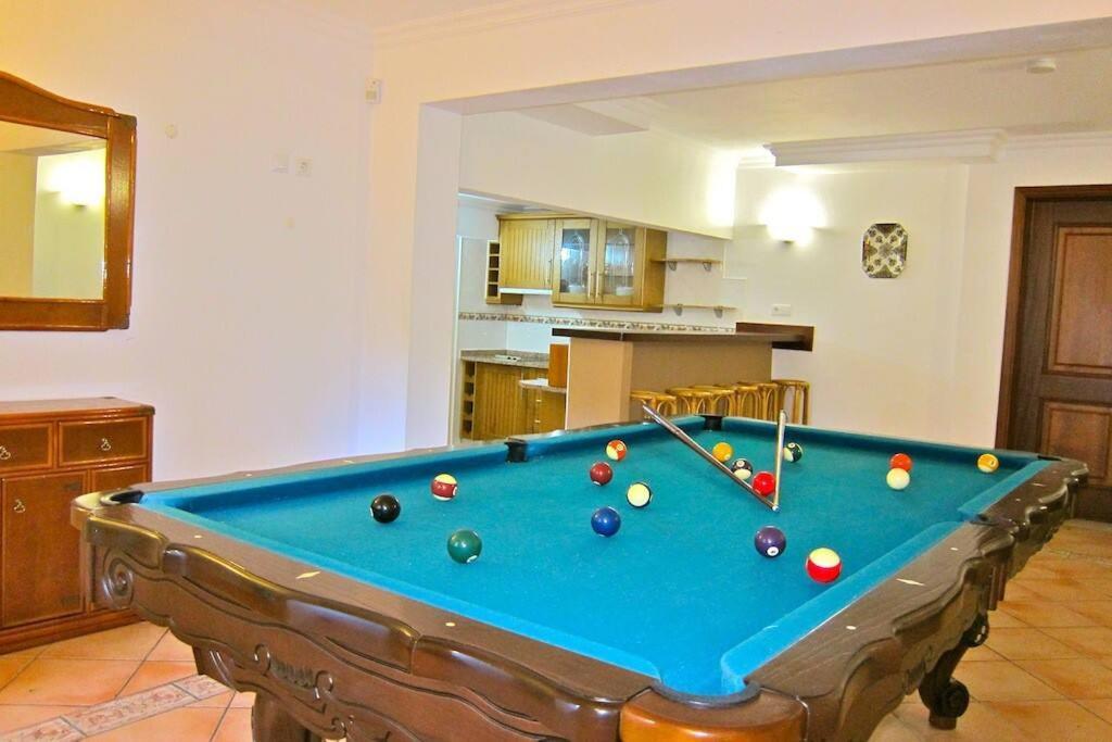 Villa 7 Bedroom Private Tenazinha Ii, With Pool