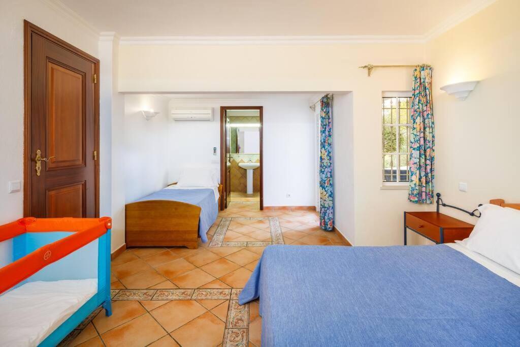 7 Bedroom Private Tenazinha Ii, With Pool Albufeira