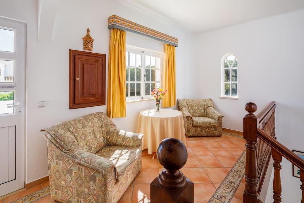 7 Bedroom Private Tenazinha Ii, With Pool Villa