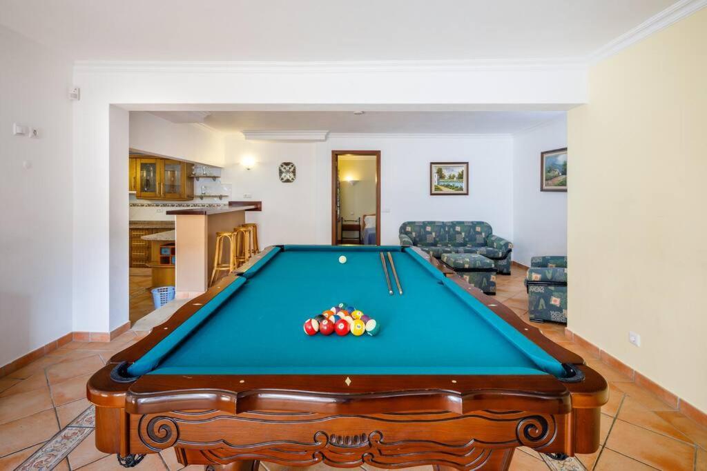 Villa 7 Bedroom Private Tenazinha Ii, With Pool Albufeira