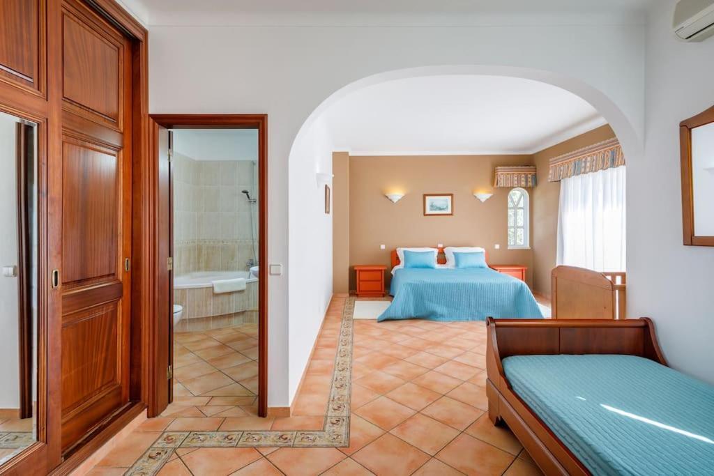 7 Bedroom Private Tenazinha Ii, With Pool *