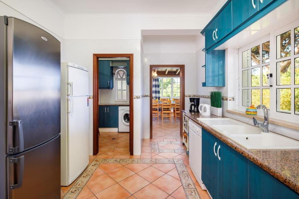 7 Bedroom Private Tenazinha Ii, With Pool Albufeira
