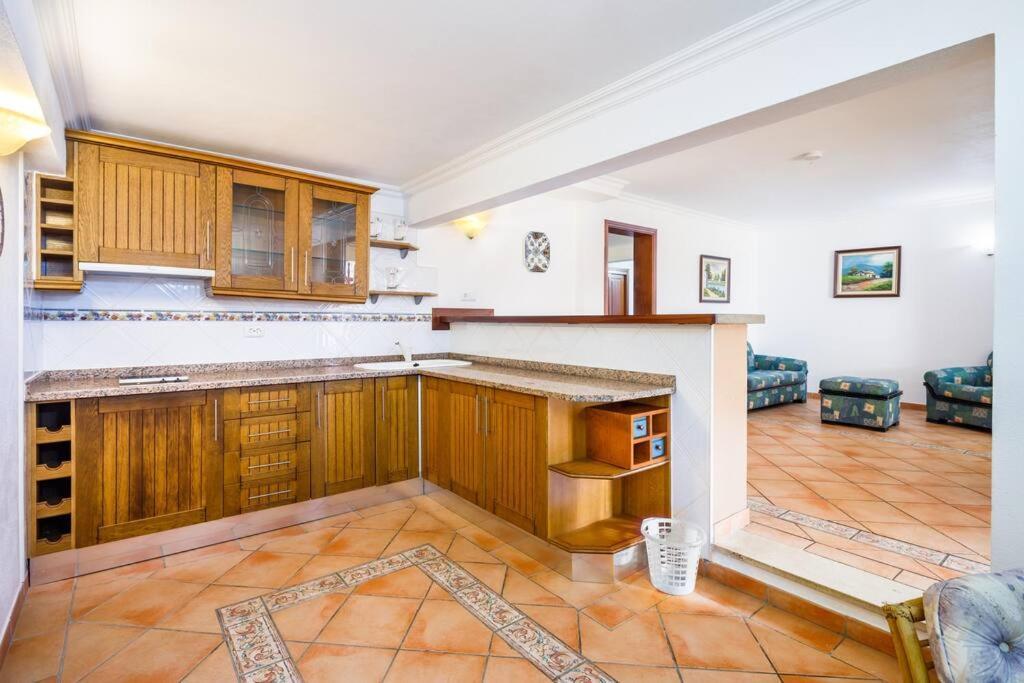 7 Bedroom Private Tenazinha Ii, With Pool * Albufeira