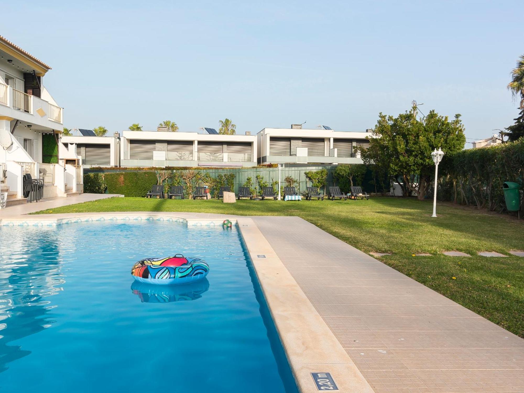 Summertime - Private Jacuzzi And Bikes, 800m Holiday home