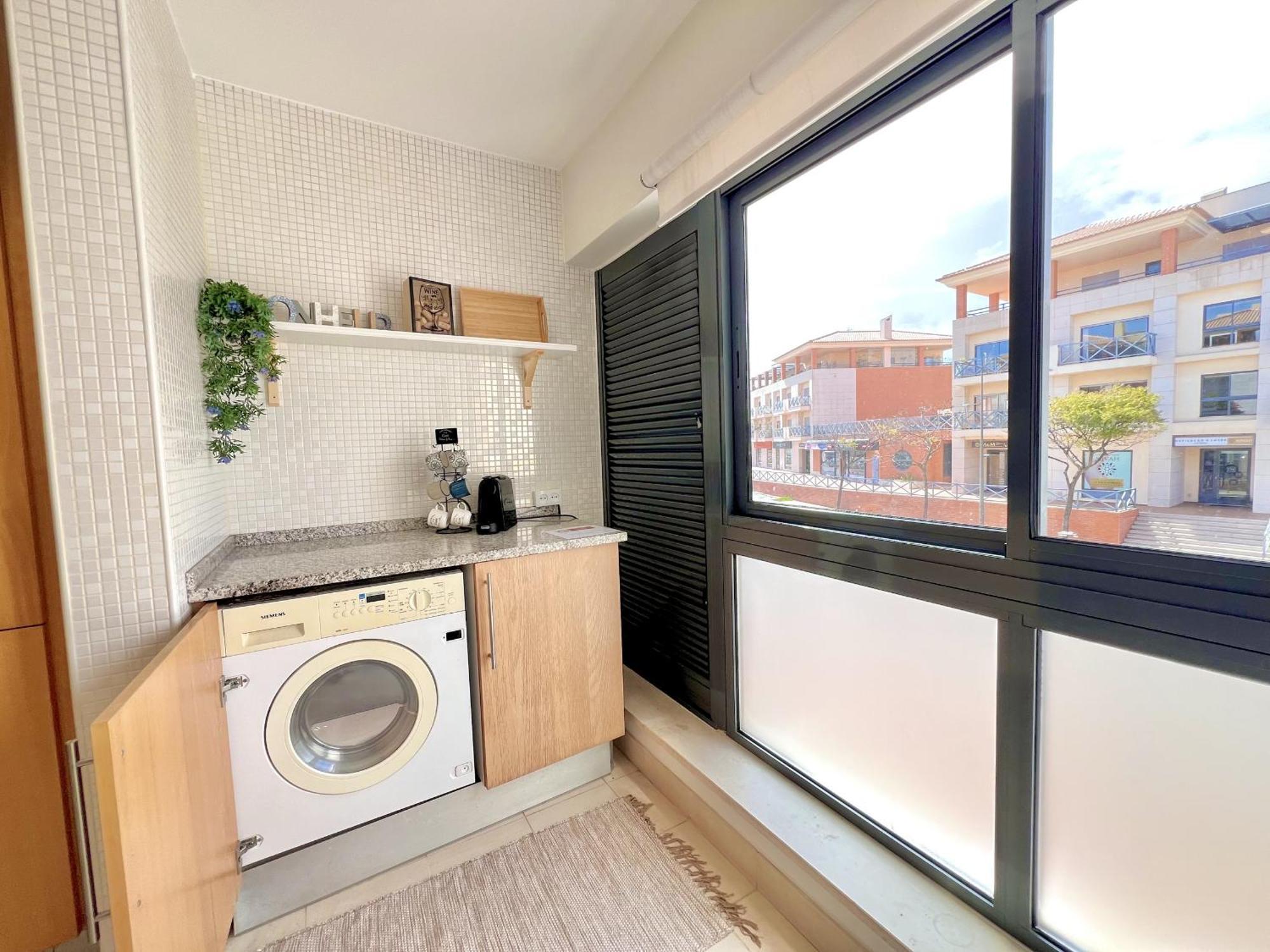 Modern 7 With Pool By Homing Appartement
