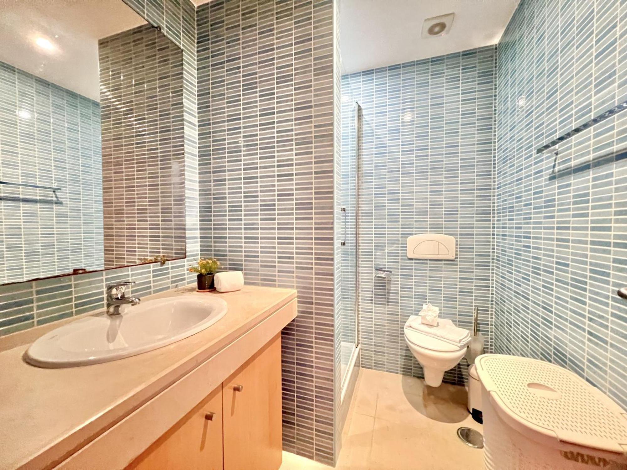 Modern 7 With Pool By Homing