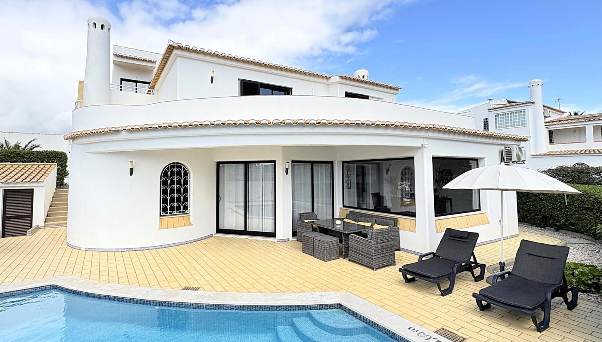 Villa Cristina 17 - 500 M From The Albufeira