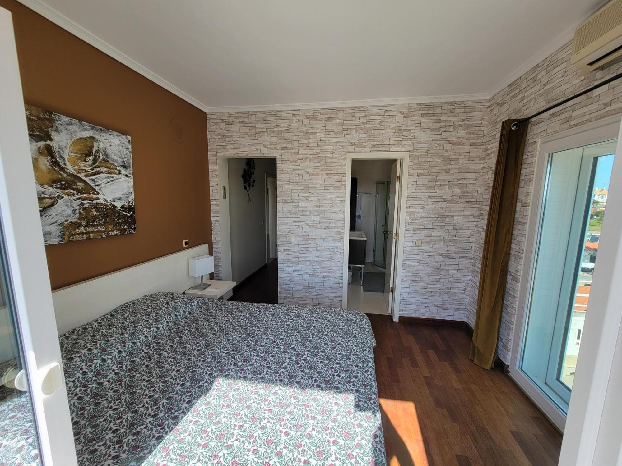 Newly Remodeled 2bd Brilliant Oura Strip 9min