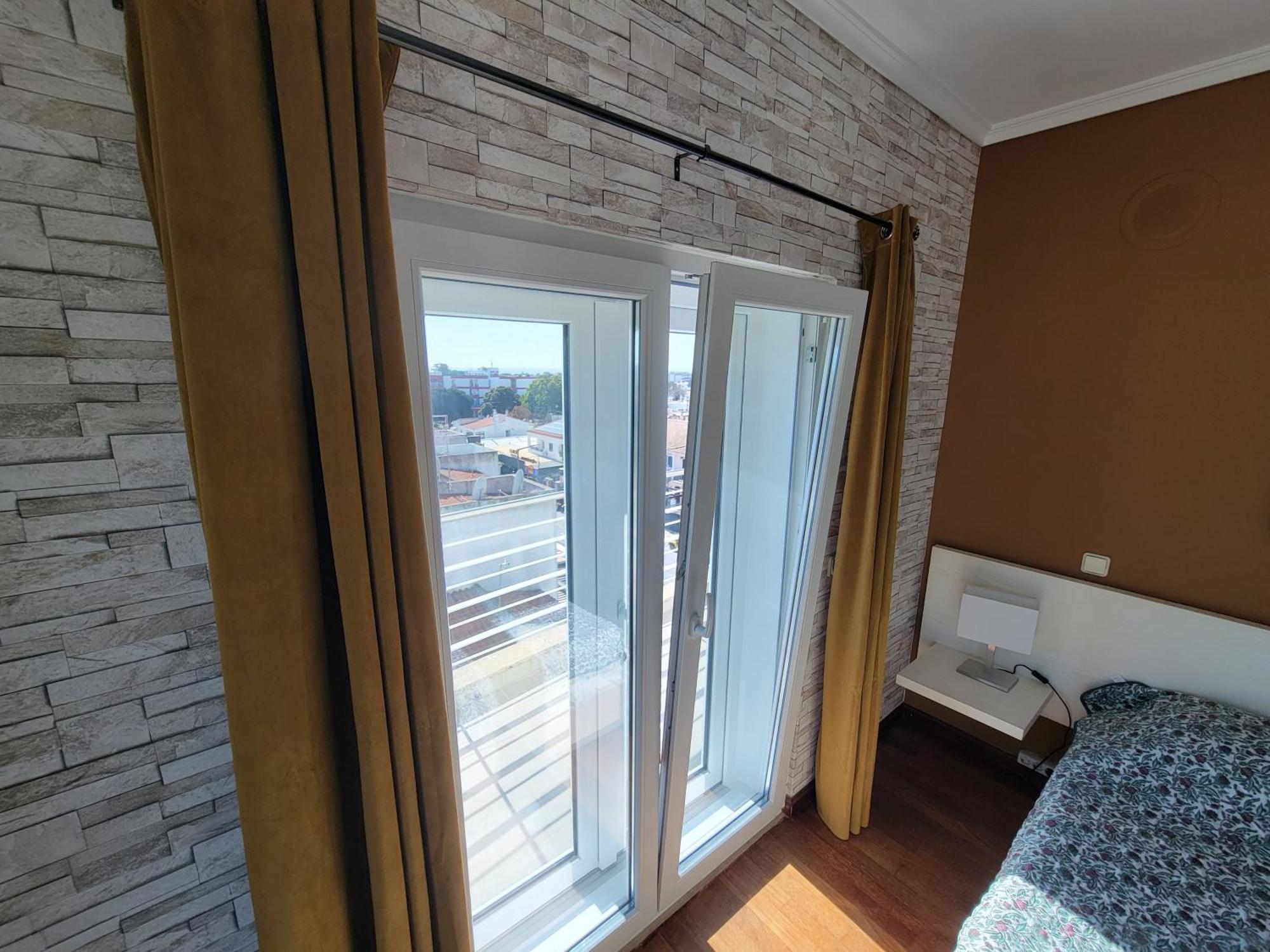 Newly Remodeled 2bd Brilliant Oura Strip 9min Apartment *
