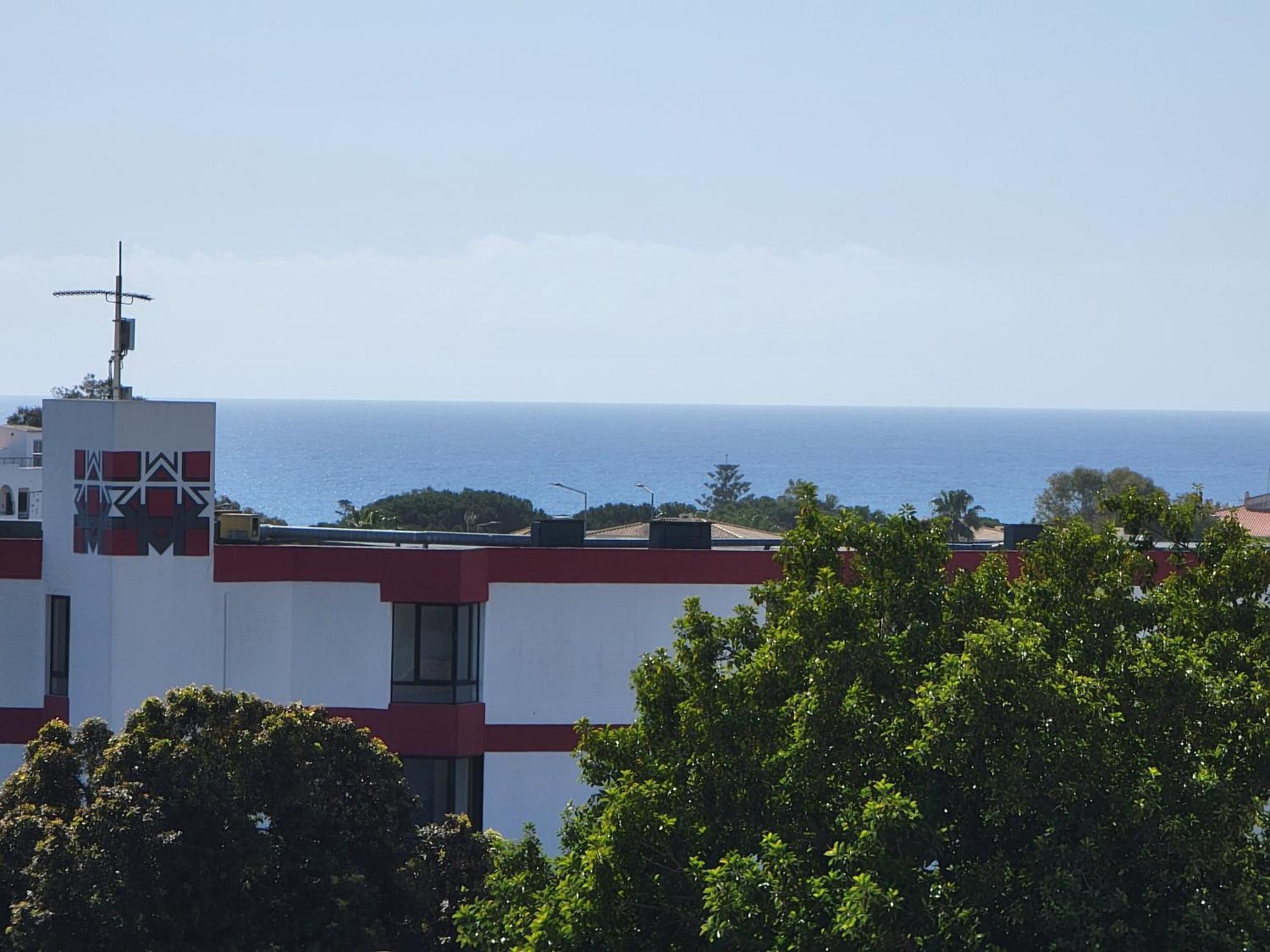 Apartment Newly Remodeled 2bd Brilliant Oura Strip 9min Albufeira
