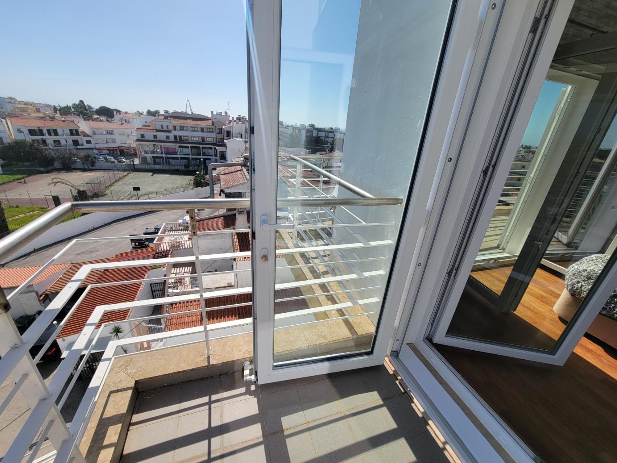 Newly Remodeled 2bd Brilliant Oura Strip 9min *
