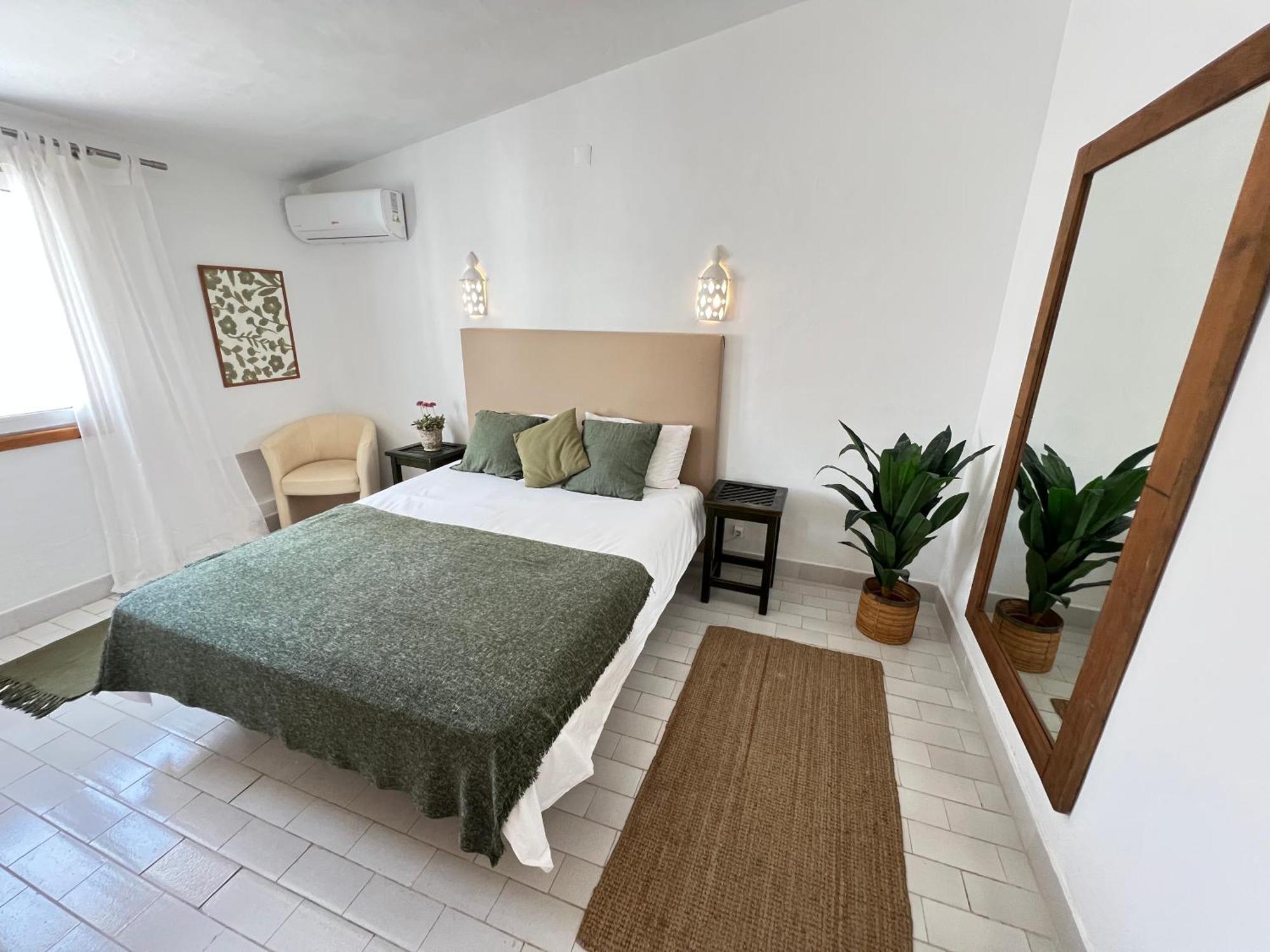 Villa Lori, Pool, 5 Min Drive To In Albufeira