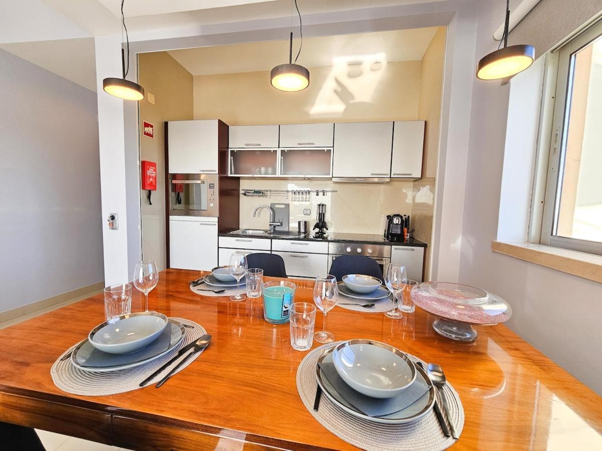 Sea-stretch Viewing Superking Flat By Bentobox Apartment Albufeira